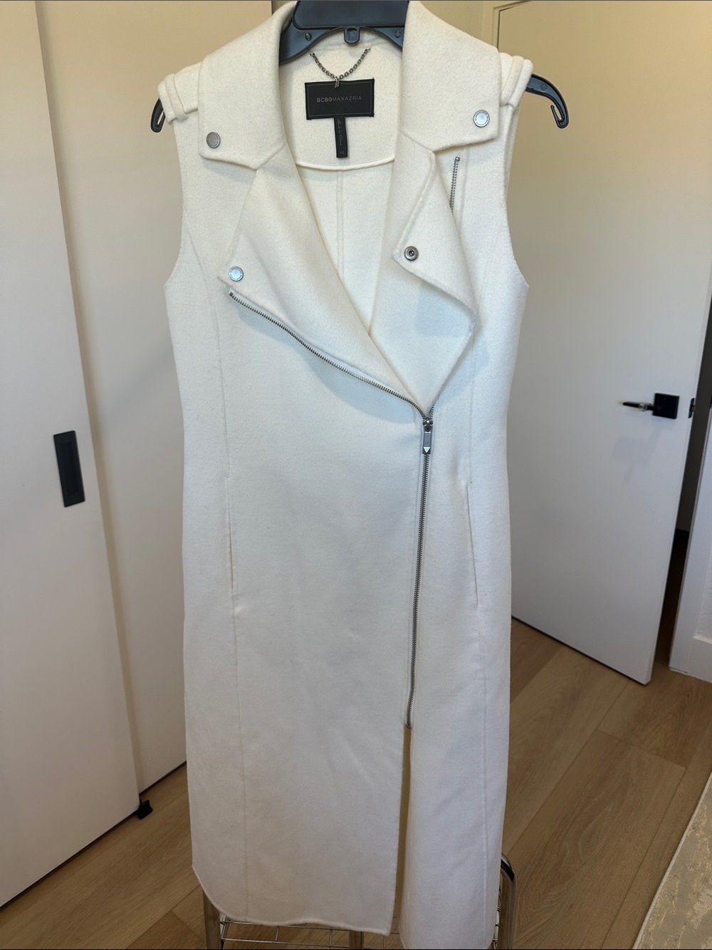 BCBGMaxAzria Cream Sleeveless Asymmetrical Zip Midi Coat-Dress